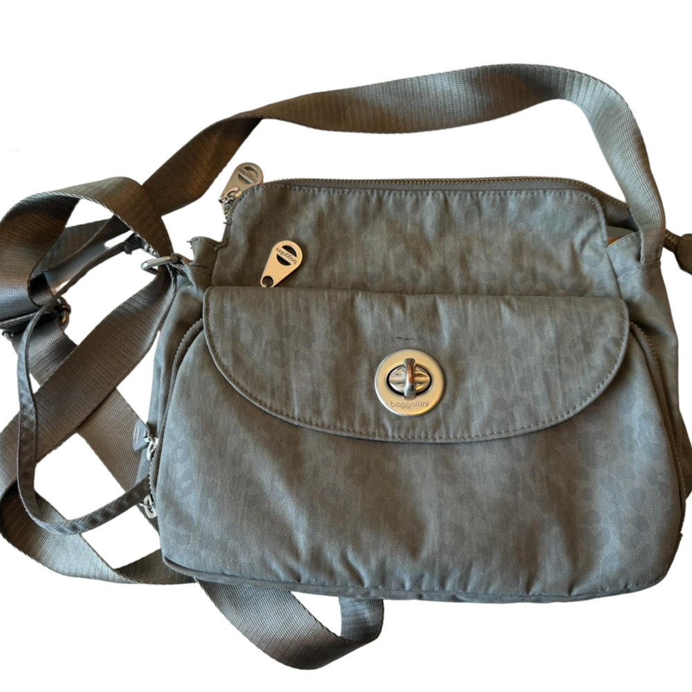 High End Gray Baggallini Compact Purse Many Pockets Interior Wallet Shoulder Bag